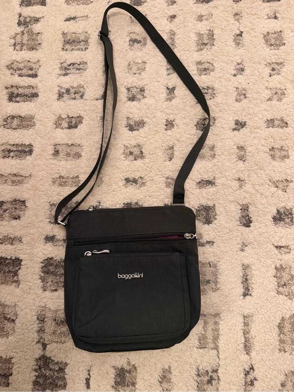 Baggallini Olive Green Modern Pocket Crossbody Organizer Bag with RFID liner